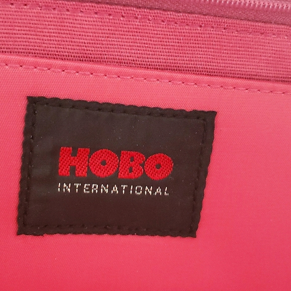 Hobo Clutch with Kiss Lock!! - Picture 3 of 10